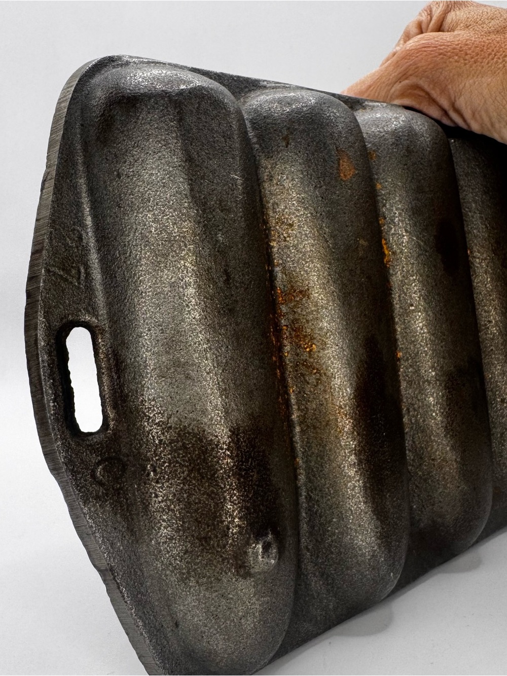 Vintage-27C Cast Iron Cornbread Pan - Black - Picture 5 of 7